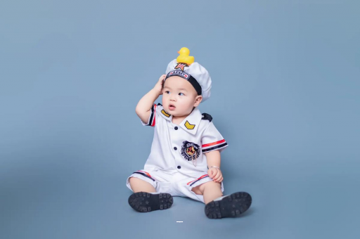 新野宝宝老摇头怎么回事